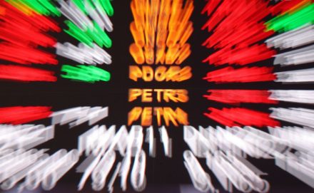 Irmãos Brant - Bolsa bate recorde e fecha acima dos 166 mil pontos pela primeira vez